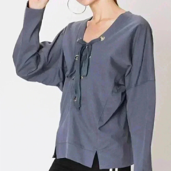 CASUAL TOP - Picture 2 of 3